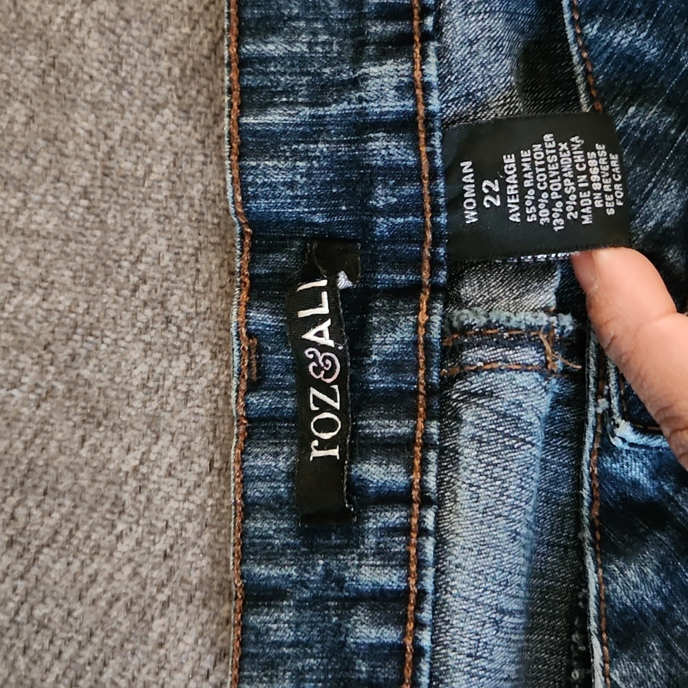 Roz& Ali Jeans sz 22